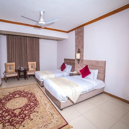 Shelton'S Rezidor Hotel Peshawar Bagian luar foto