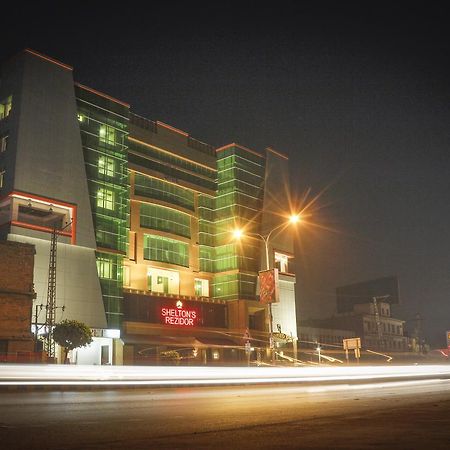 Shelton'S Rezidor Hotel Peshawar Bagian luar foto