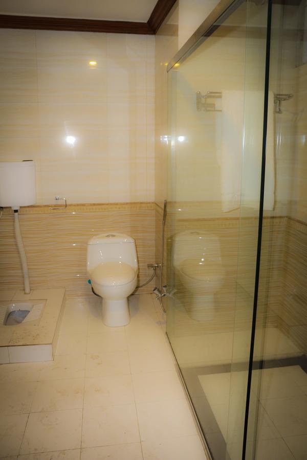 Shelton'S Rezidor Hotel Peshawar Bagian luar foto