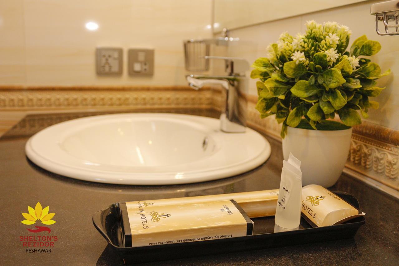Shelton'S Rezidor Hotel Peshawar Bagian luar foto