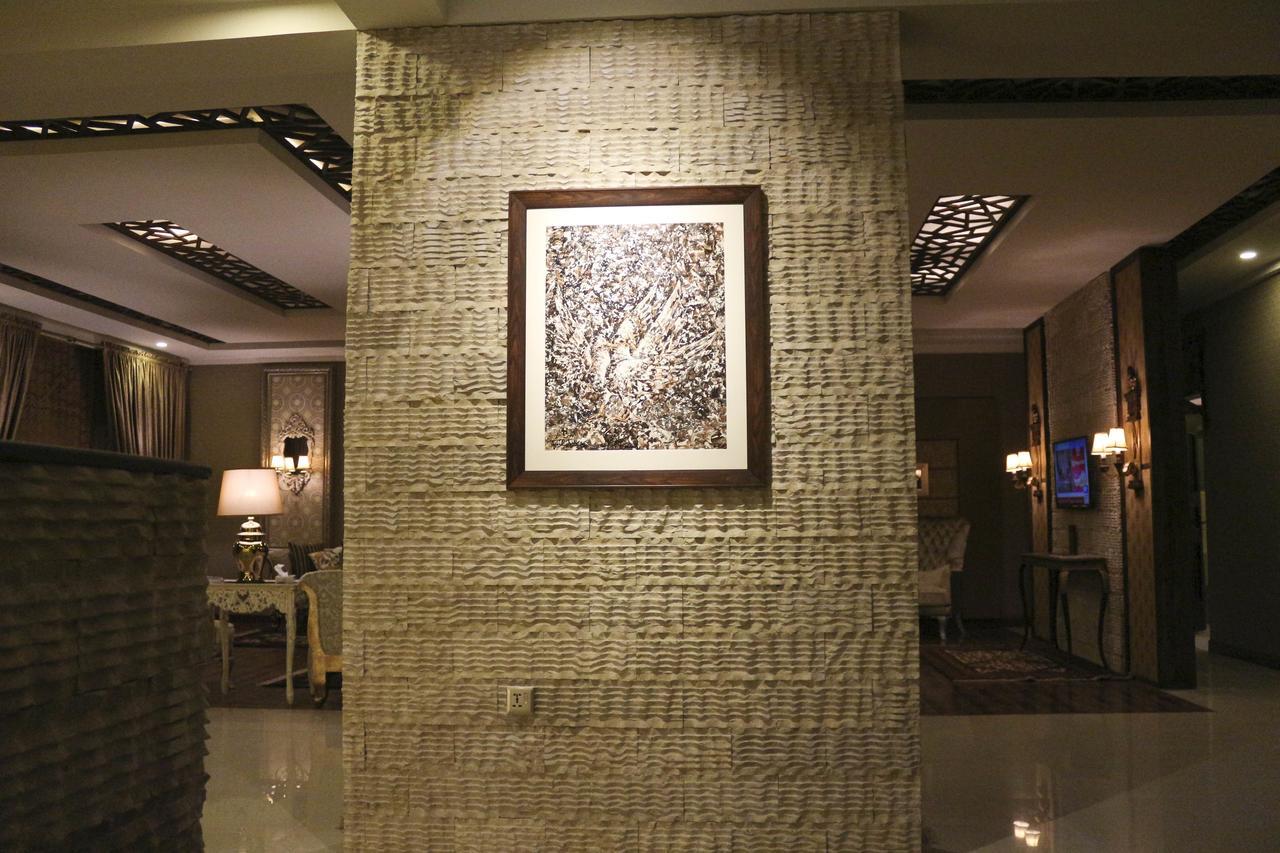 Shelton'S Rezidor Hotel Peshawar Bagian luar foto